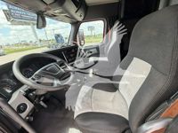 2020 Freightliner CASCADIA 116