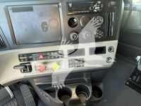 2020 Freightliner CASCADIA 126