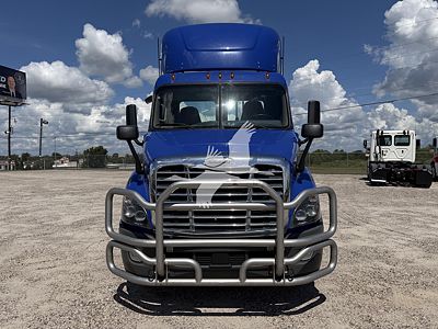 2020 Freightliner CASCADIA 113