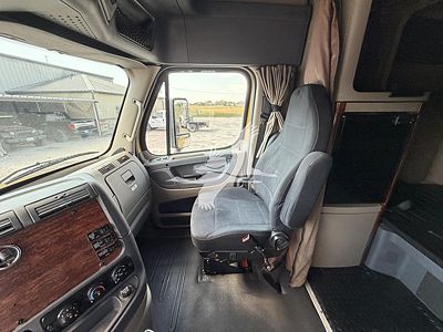 2015 Freightliner Cascadia 125