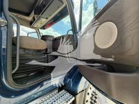 2014 Volvo VNL64T670