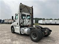 2016 Freightliner CASCADIA 113