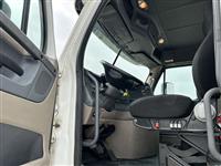 2016 Freightliner CASCADIA 113