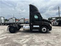 2017 Freightliner CASCADIA 113