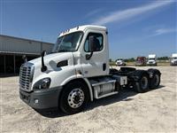 2016 Freightliner CASCADIA 113