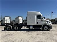 2017 Freightliner CASCADIA 113