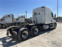 2017 Freightliner CASCADIA 113