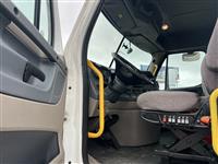 2019 Freightliner CASCADIA 113