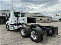 2019 Freightliner CASCADIA 113