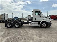 2019 Freightliner CASCADIA 113
