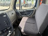 2015 Freightliner CASCADIA 113