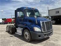 2015 Freightliner CASCADIA 113