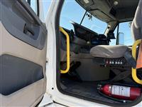 2020 Freightliner CASCADIA 113