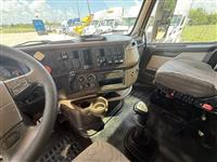 2013 Volvo VNL64T670