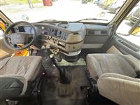 2013 Volvo VNL64T670