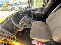 2013 Volvo VNL64T670