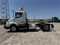 2018 Volvo VNM42T200