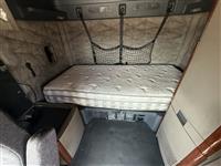 2018 Freightliner Cascadia 125