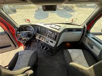 2020 Freightliner CASCADIA 116