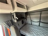 2020 Freightliner CASCADIA 116