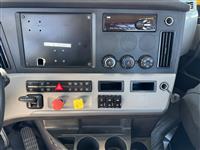 2019 Freightliner CASCADIA 126