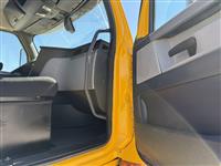 2019 Freightliner CASCADIA 126