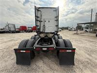 2020 Freightliner CASCADIA 126