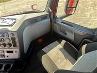 2020 Freightliner CASCADIA 116