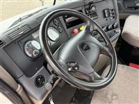 2018 Freightliner Cascadia 125