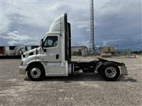 2019 Freightliner CASCADIA 113