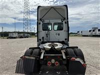 2019 Freightliner CASCADIA 113