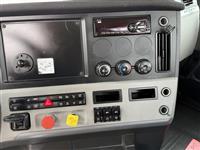 2019 Freightliner CASCADIA 126