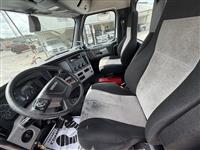2019 Freightliner CASCADIA 126