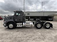 2017 Mack PINNACLE CXU613