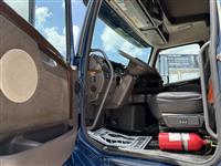 2014 Volvo VNL64T670