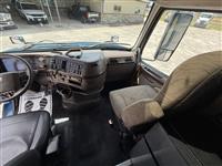 2014 Volvo VNL64T670