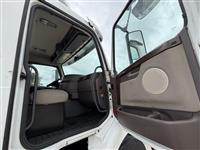 2015 Volvo VNM42T200