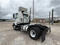 2015 Volvo VNM42T200