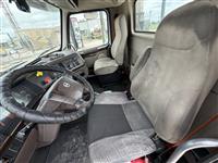 2015 Volvo VNM42T200