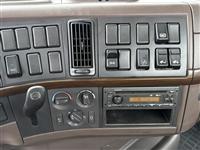 2015 Volvo VNM42T200