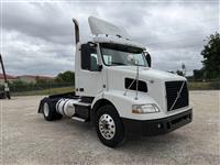 2015 Volvo VNM42T200