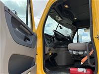2019 Freightliner CASCADIA 113
