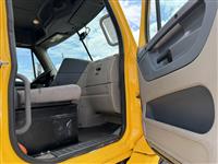 2019 Freightliner CASCADIA 113