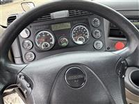 2016 Freightliner Cascadia 125