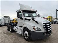 2020 Freightliner CASCADIA 126