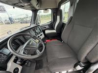 2020 Freightliner CASCADIA 126