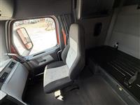 2020 Freightliner CASCADIA 116