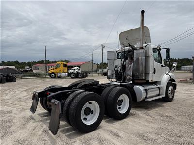 2013 Freightliner BUSINESS CLASS M2 112