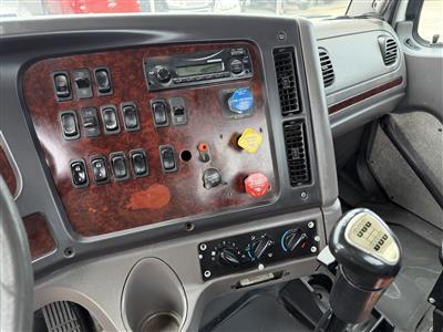 2013 Freightliner BUSINESS CLASS M2 112