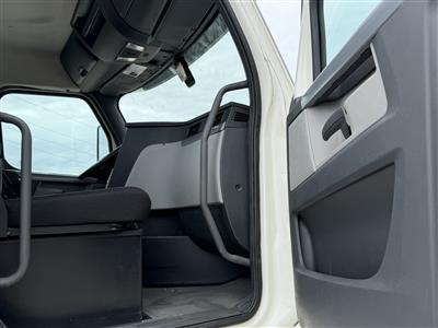 2019 Freightliner CASCADIA 126
